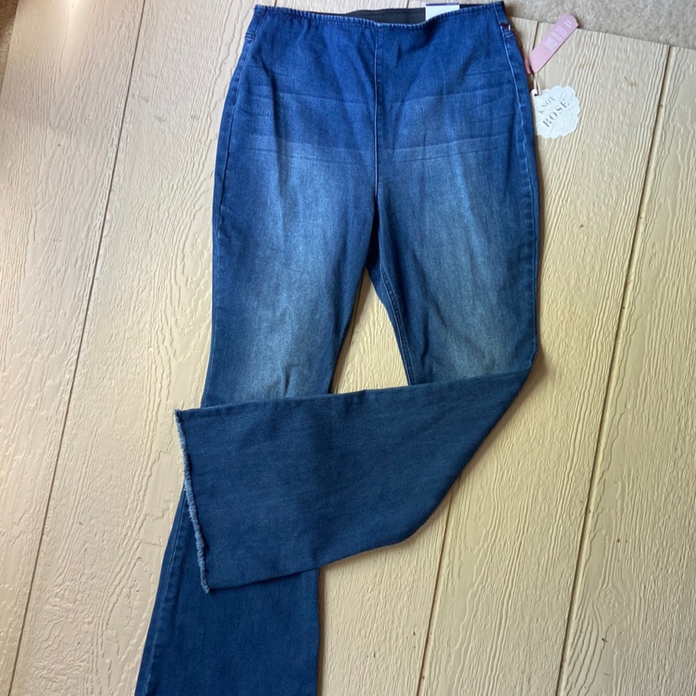 NWT, Knox Rose, high-rise pull on flare, large